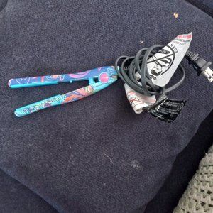 2 Mini Hair Straightener